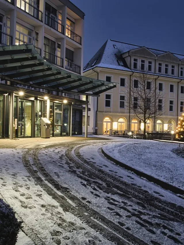 hotel, winter, season-expensive hill station in India