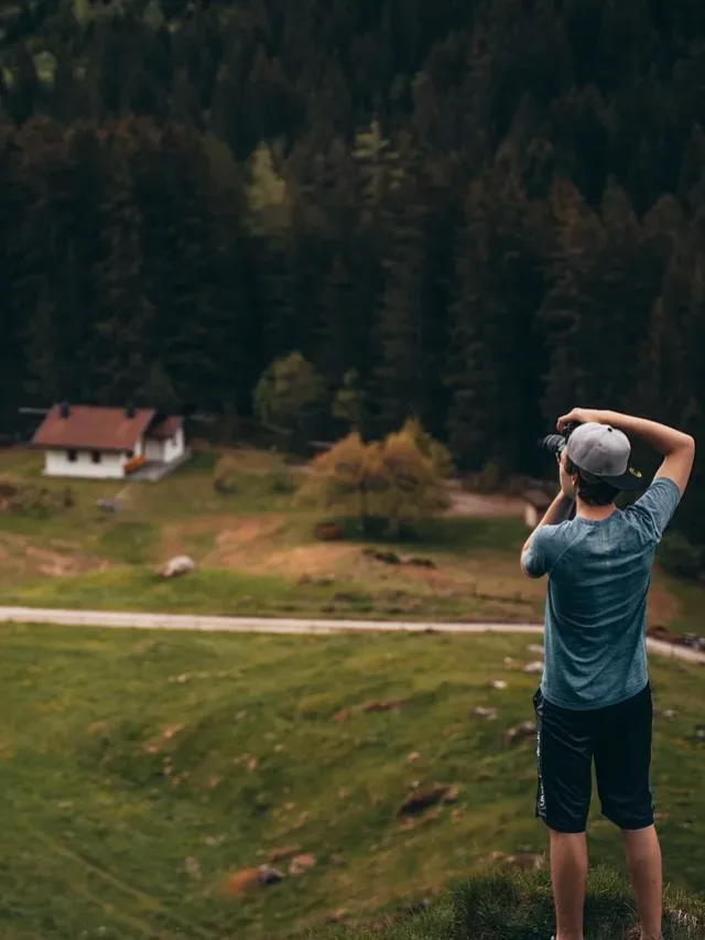 photographer, man, mountain-destinations in ladakh